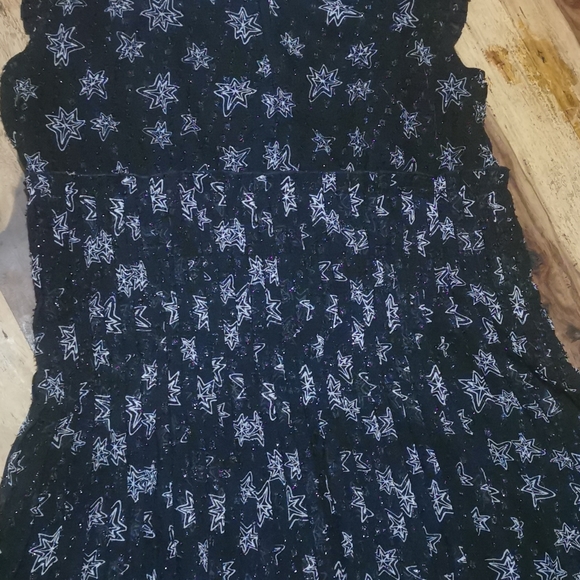 Sparkly pleated knee length dress - Picture 3 of 3